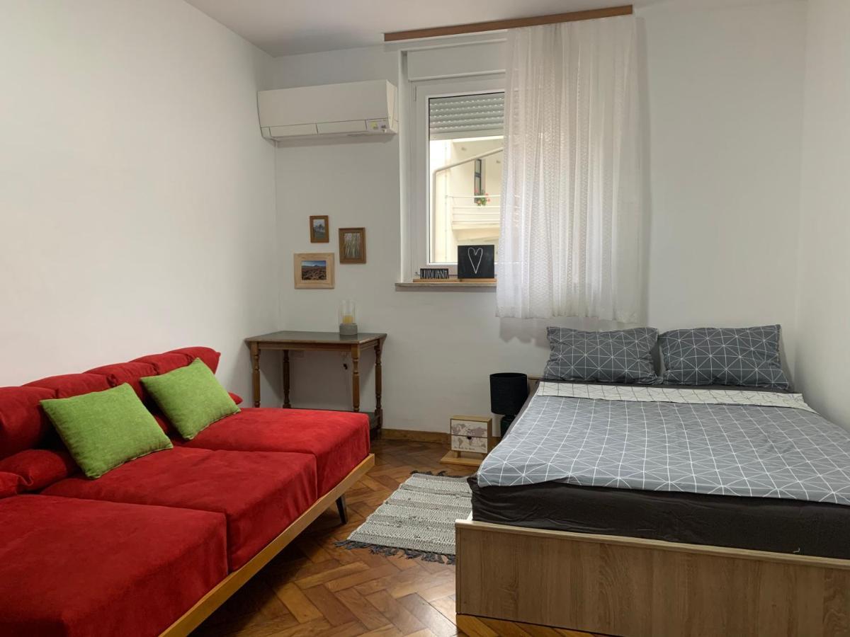 New Episode - Apartment With Private Parking Ljubljana Bagian luar foto