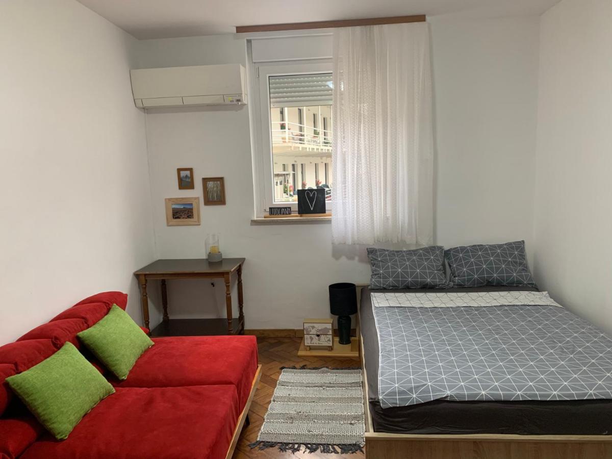 New Episode - Apartment With Private Parking Ljubljana Bagian luar foto