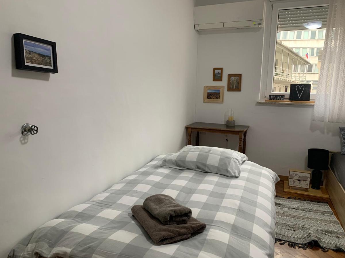 New Episode - Apartment With Private Parking Ljubljana Bagian luar foto
